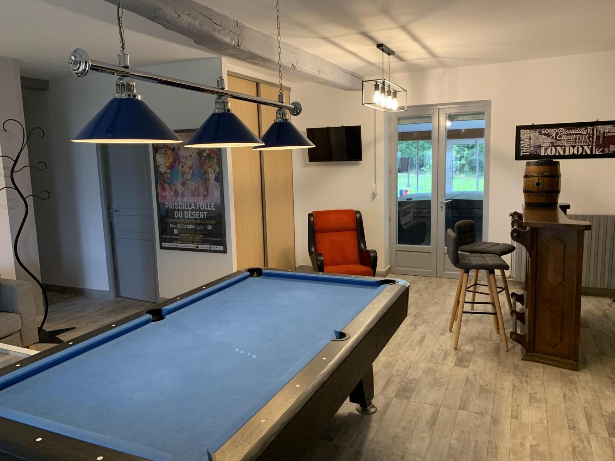 Maison Piscine Et Jacuzzi Saint-Germain-des-Fosses Zewnętrze zdjęcie