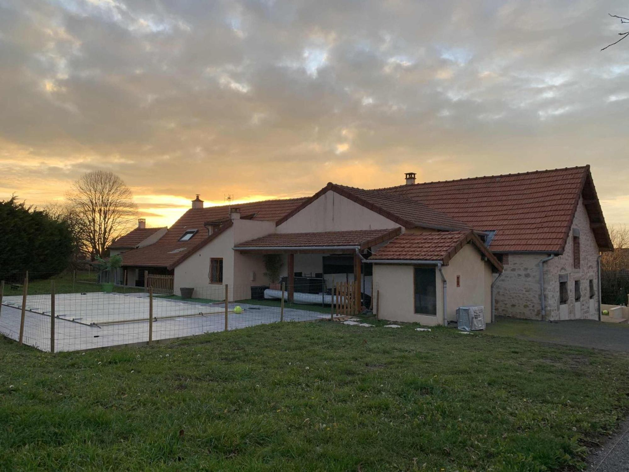 Maison Piscine Et Jacuzzi Saint-Germain-des-Fosses Zewnętrze zdjęcie