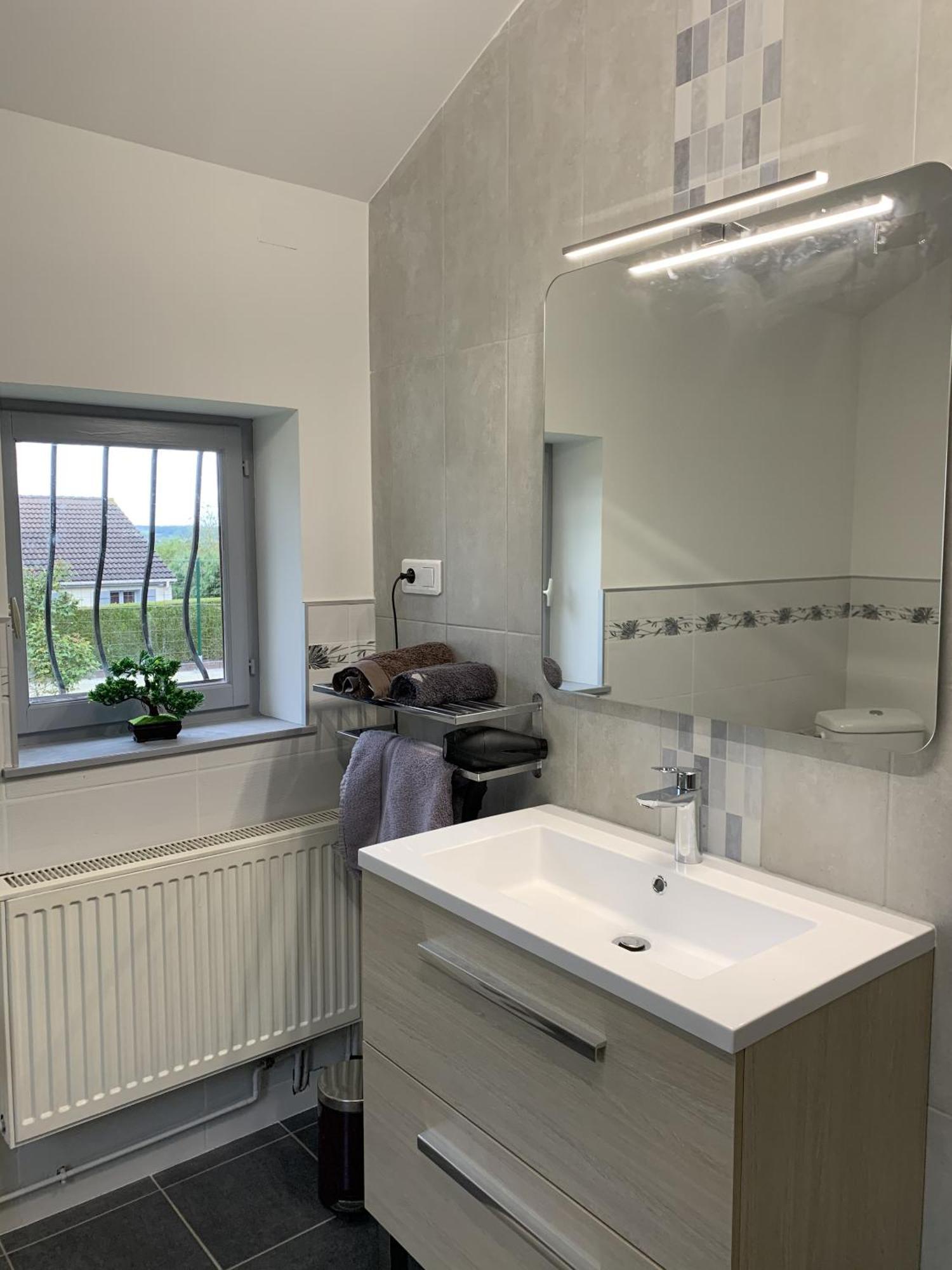 Maison Piscine Et Jacuzzi Saint-Germain-des-Fosses Pokój zdjęcie